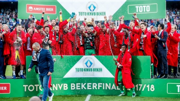 uitslag Evaluatie Begraafplaats Feyenoord troeft AZ af in honderdste finale van KNVB Beker