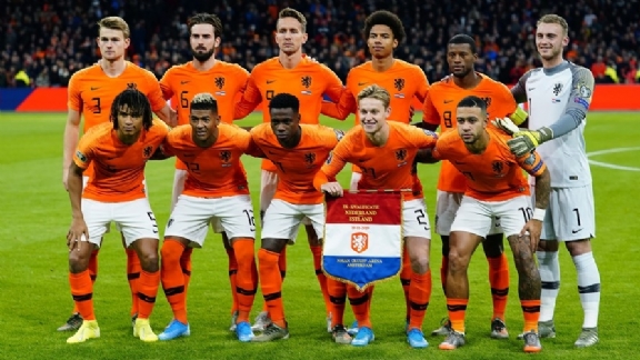 https://static.voetbalzone.nl/images/photos/ori_576_324/8335563514335.jpg